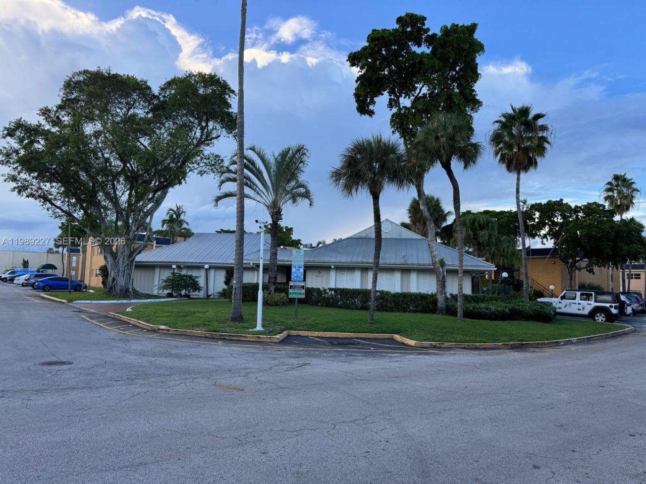 4453 Treehouse Ln, Unit C15, Tamarac, FL 33319 Photo