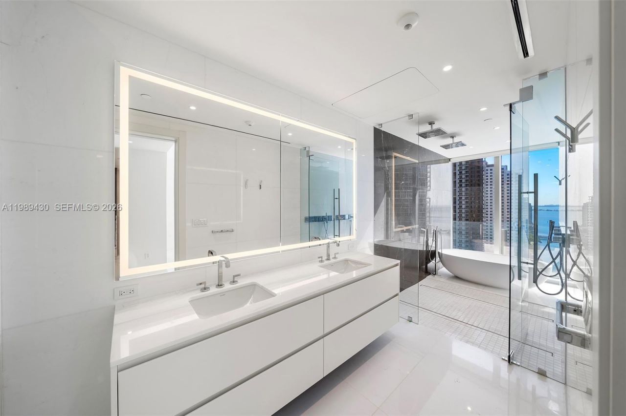 300 Biscayne Blvd Way, Unit 1904C, Miami, FL 33131 Photo
