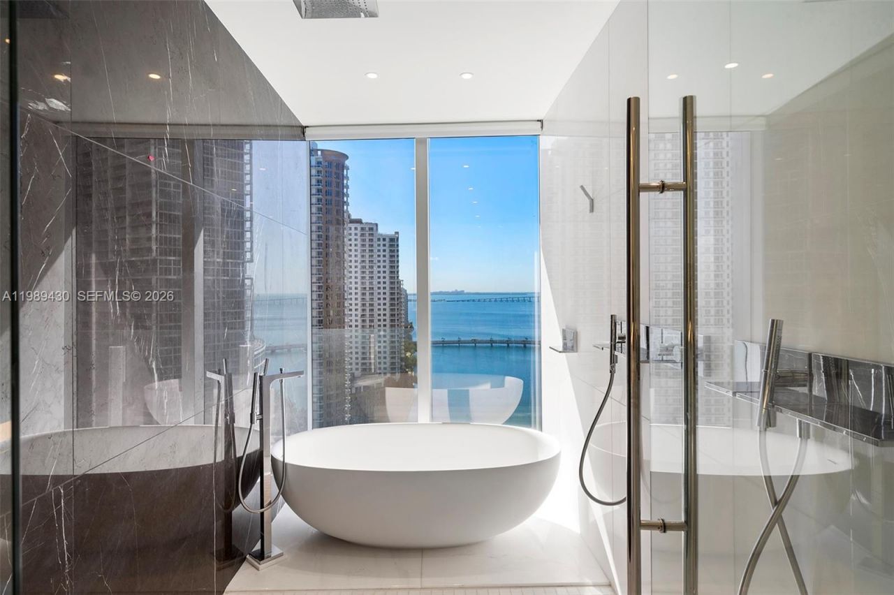 300 Biscayne Blvd Way, Unit 1904C, Miami, FL 33131 Photo