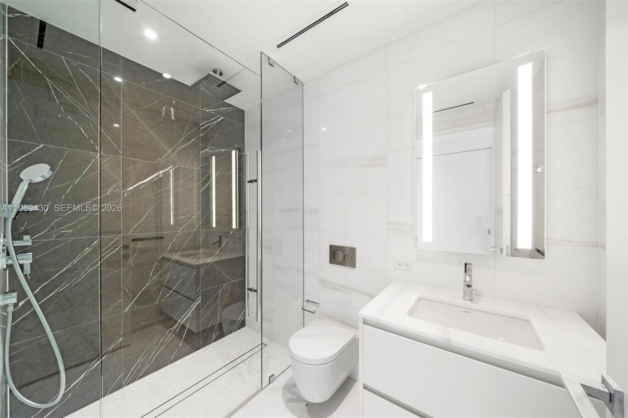 300 Biscayne Blvd Way, Unit 1904C, Miami, FL 33131 Photo