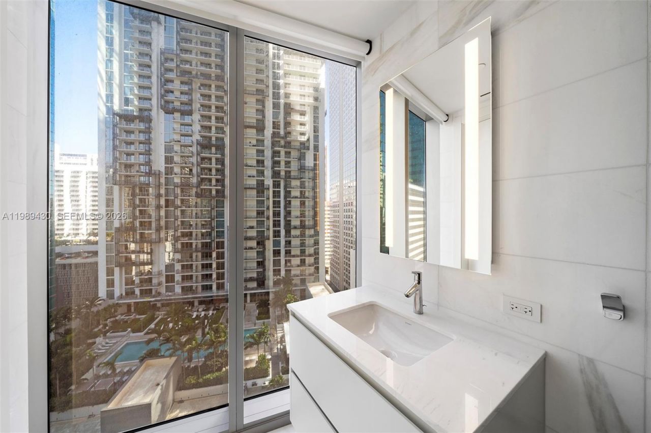 300 Biscayne Blvd Way, Unit 1904C, Miami, FL 33131 Photo