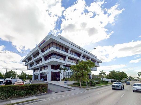 Unit 220, Hialeah, FL 33012