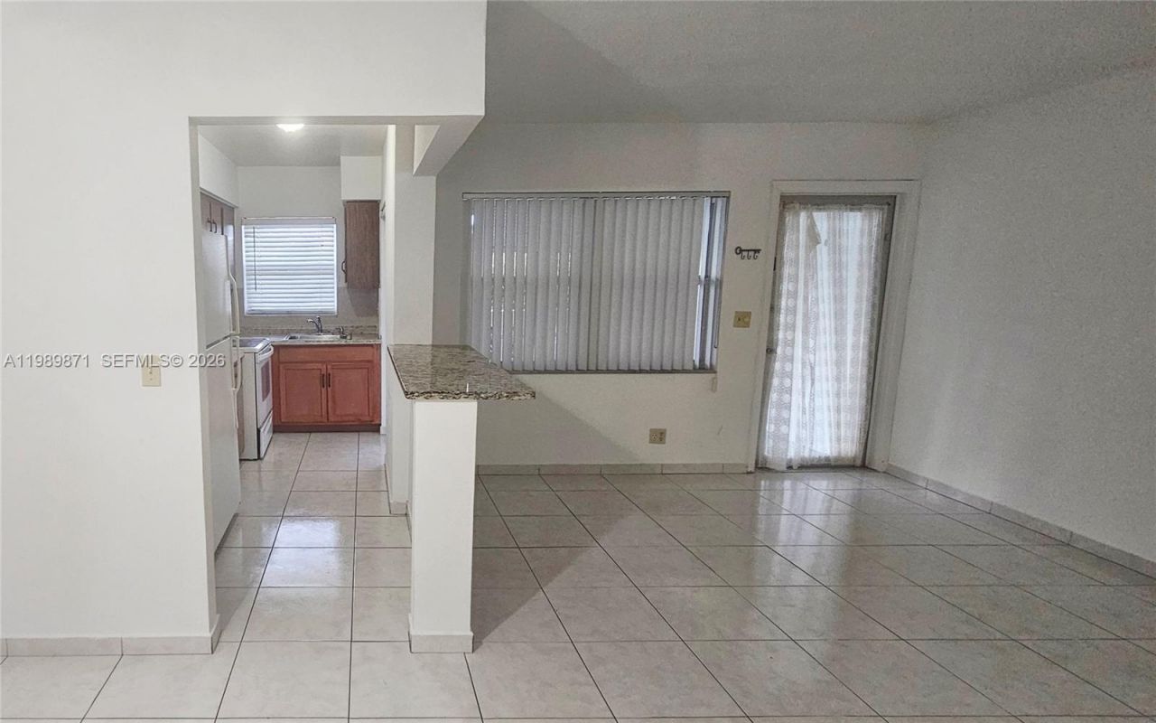 141 NE 10th Ave, Unit 22C, Hallandale Beach, FL 33009 Photo