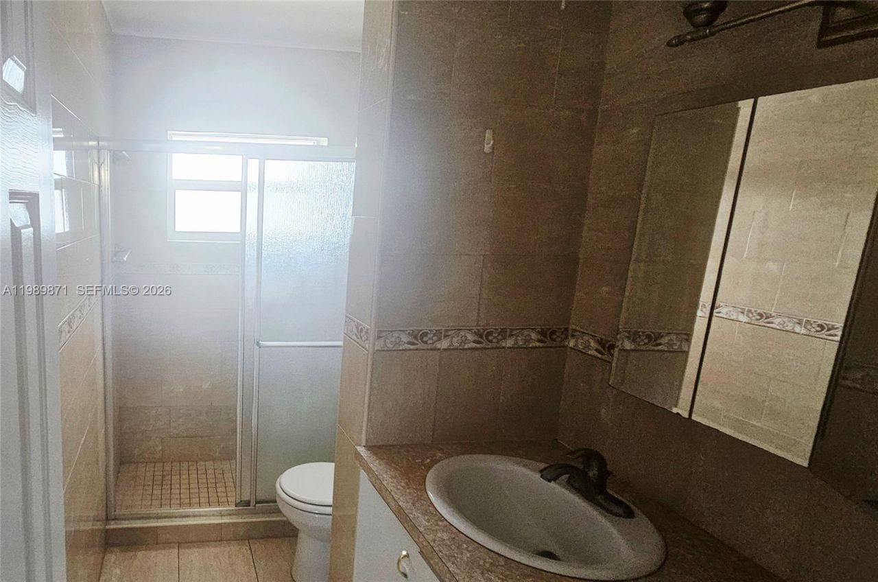 141 NE 10th Ave, Unit 22C, Hallandale Beach, FL 33009 Photo