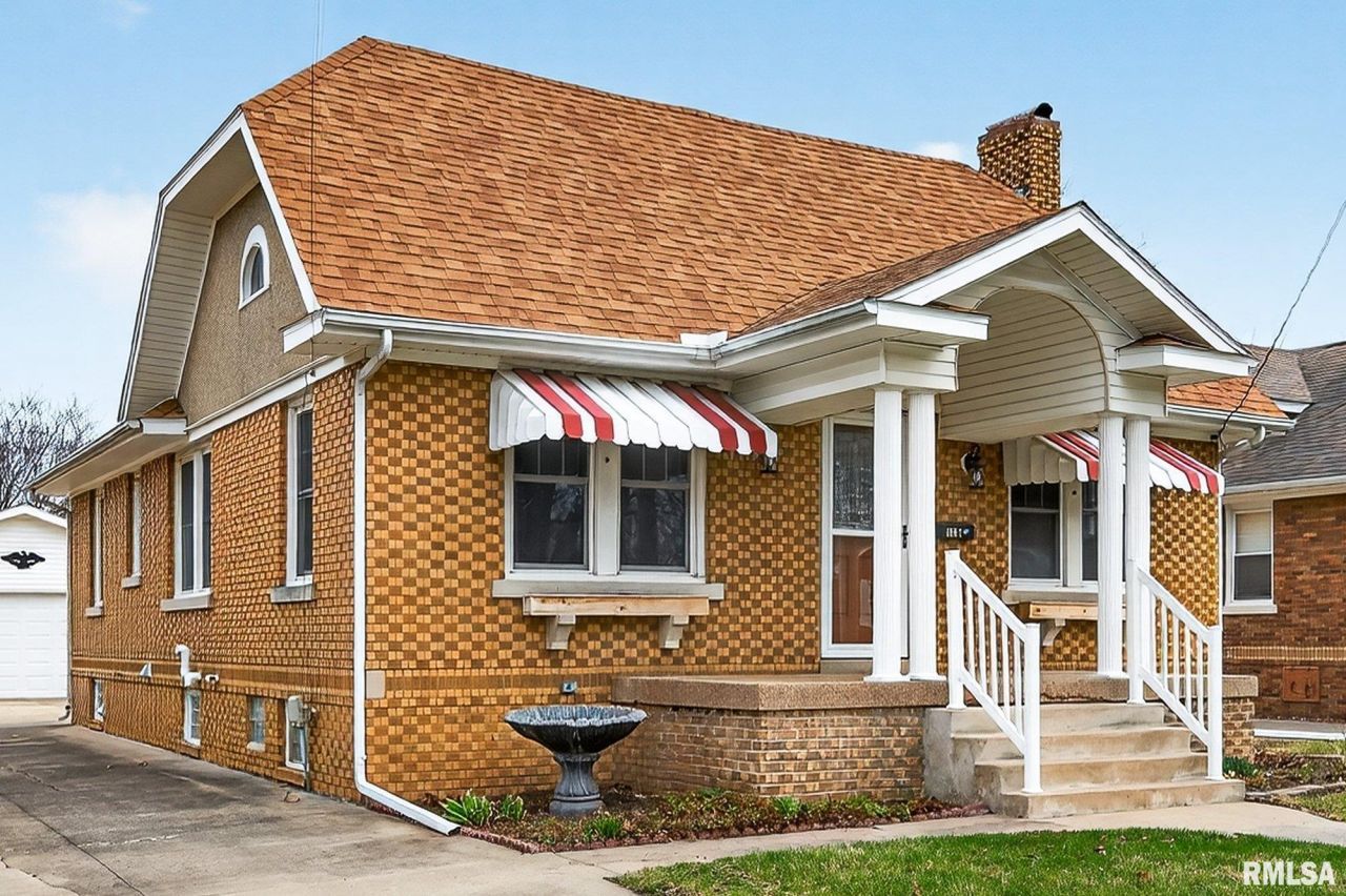 1061 Brown Avenue, Galesburg, IL 61401 Main Photo