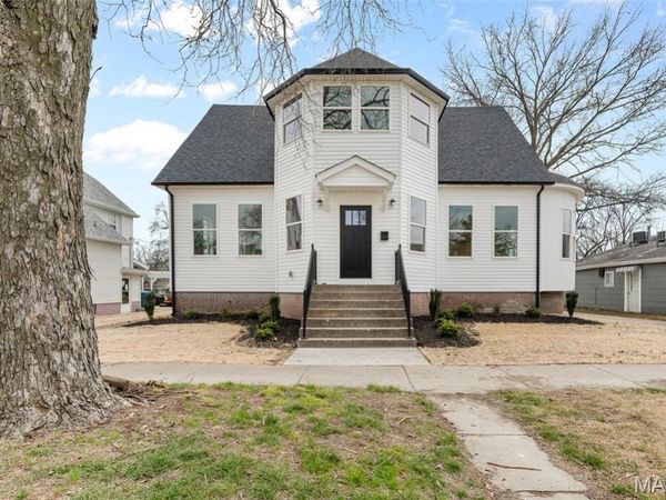 512 Broadway , Highland, IL 62249