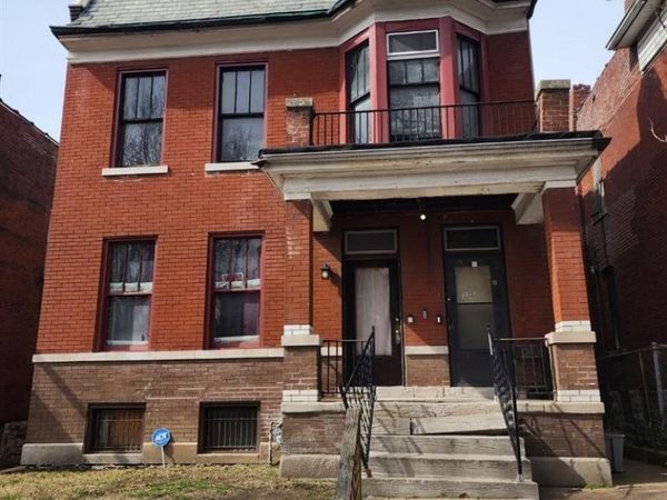 1215 Clara Avenue, St Louis, MO 63112