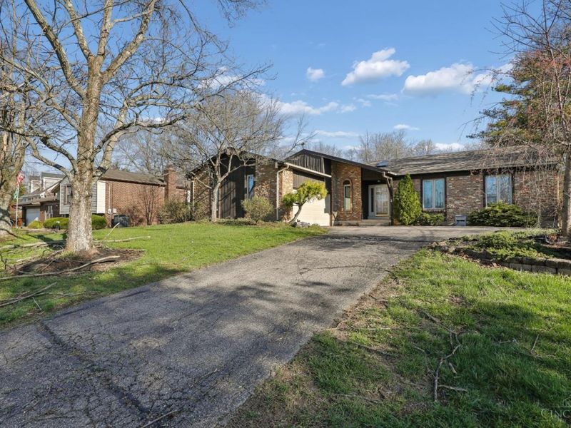 5574 Tylersville Road, West Chester, OH 45069 Photo 3