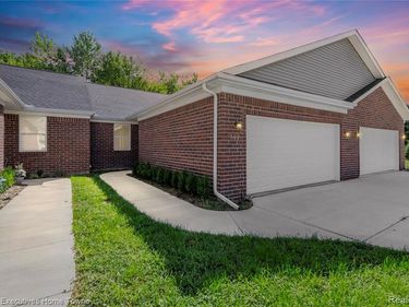 303 Hidden Harbor, Marine City, MI 48039