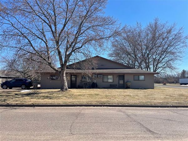 801 & 811 Whispering Pine Drive, Unit 801-817, Chippewa Falls, WI 54729