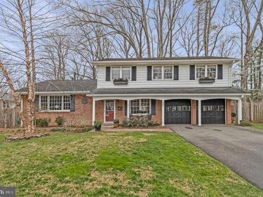 8203 GALAHAD COURT , ANNANDALE, VA 22003