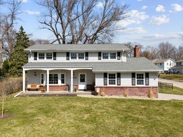 12402 Shamrock Road , Omaha, NE 68154