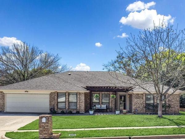 903 Forest Trail Court, Euless, TX 76039