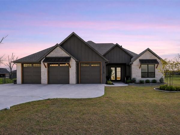 2713 Village Road, Granbury, TX 76049