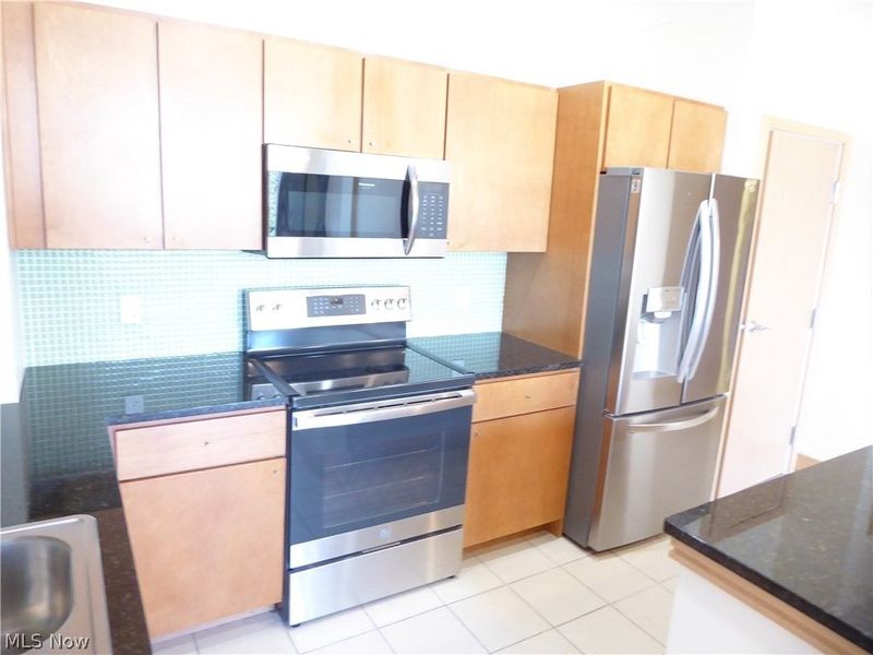 2030 Euclid Avenue, Unit 201, Cleveland, OH 44115 Photo 11