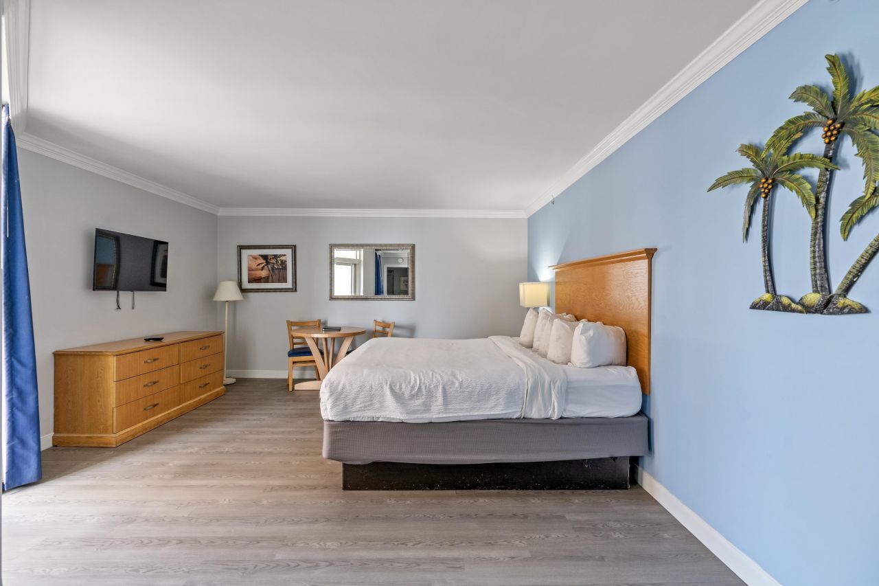 2201 S Ocean Blvd.  Photo 4