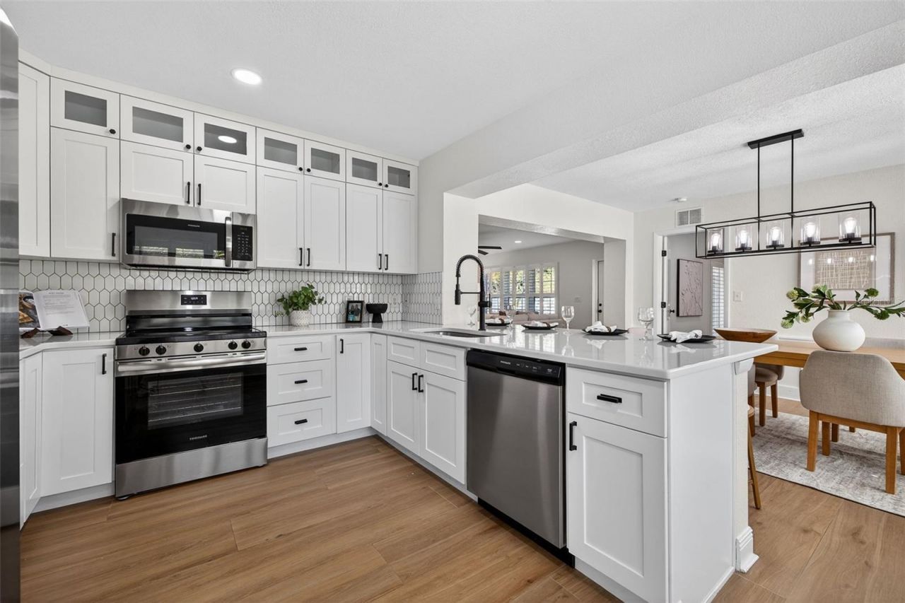 939 39th Avenue Ne, Saint Petersburg, FL 33703 Photo