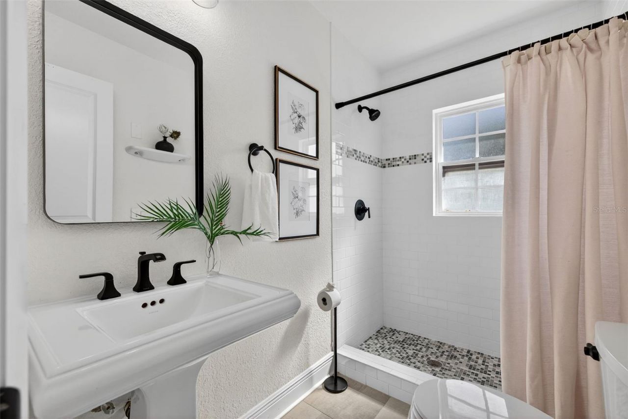 939 39th Avenue Ne, Saint Petersburg, FL 33703 Photo