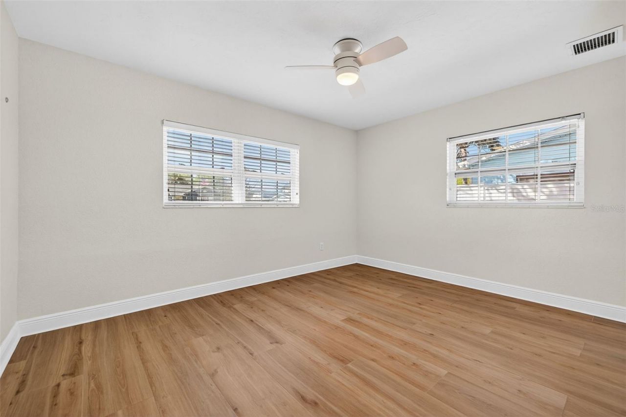 939 39th Avenue Ne, Saint Petersburg, FL 33703 Photo