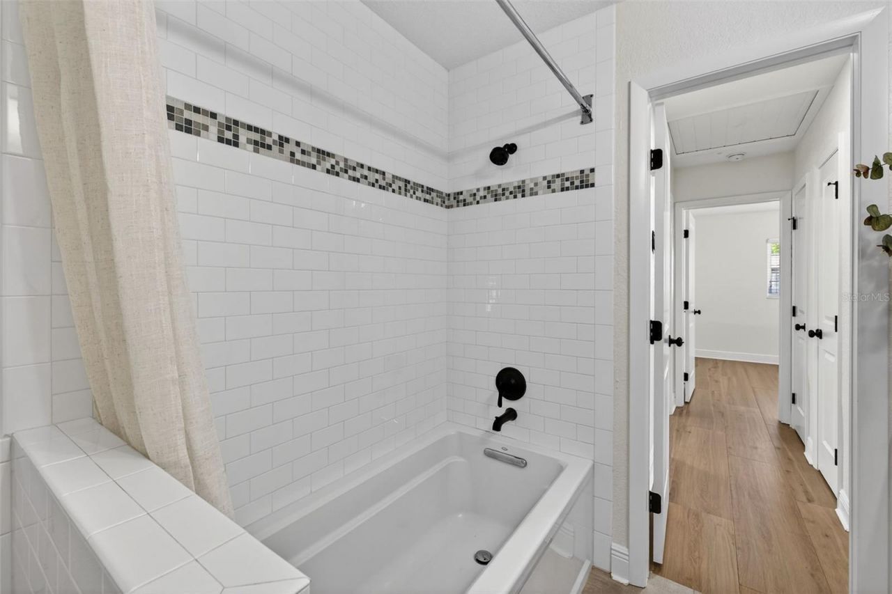 939 39th Avenue Ne, Saint Petersburg, FL 33703 Photo