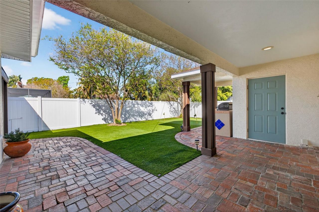 939 39th Avenue Ne, Saint Petersburg, FL 33703 Photo