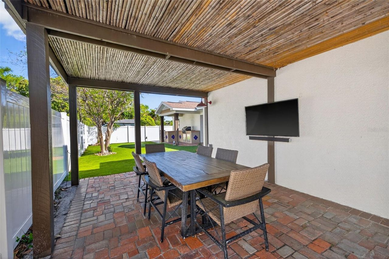 939 39th Avenue Ne, Saint Petersburg, FL 33703 Photo