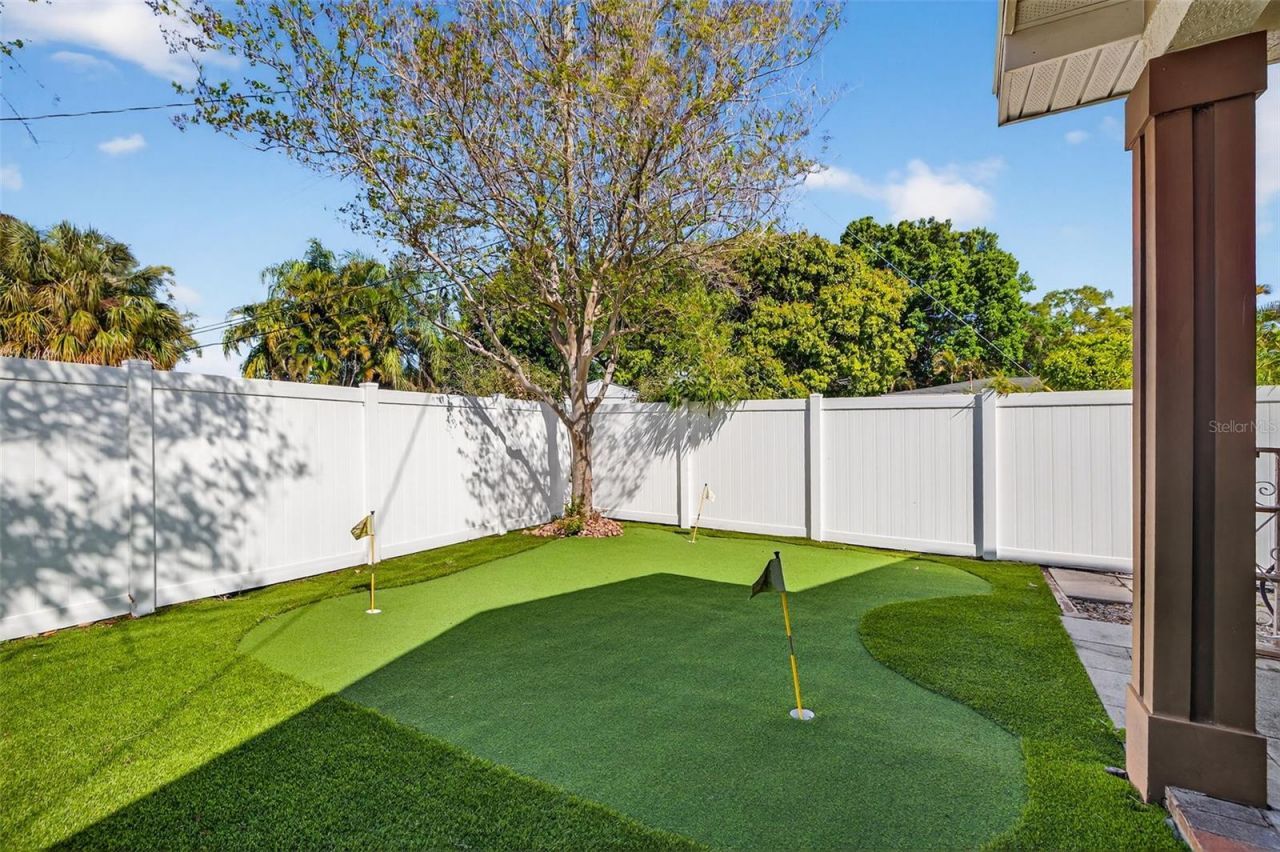 939 39th Avenue Ne, Saint Petersburg, FL 33703 Photo