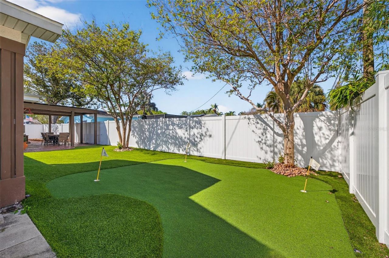 939 39th Avenue Ne, Saint Petersburg, FL 33703 Photo