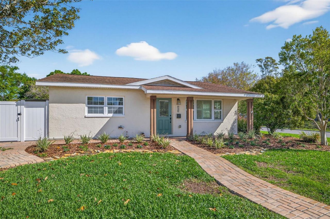 939 39th Avenue Ne, Saint Petersburg, FL 33703 Photo