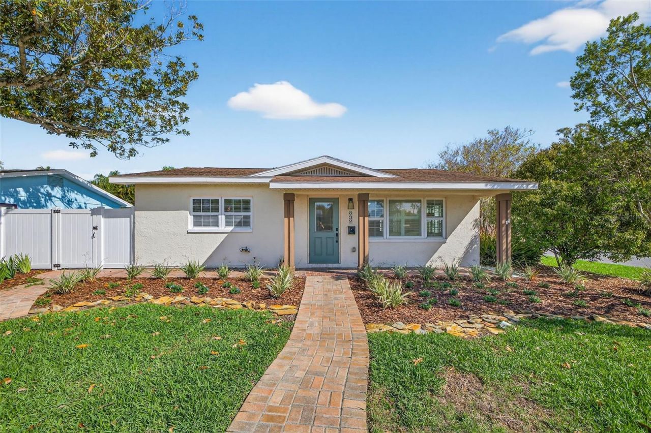 939 39th Avenue Ne, Saint Petersburg, FL 33703 Photo