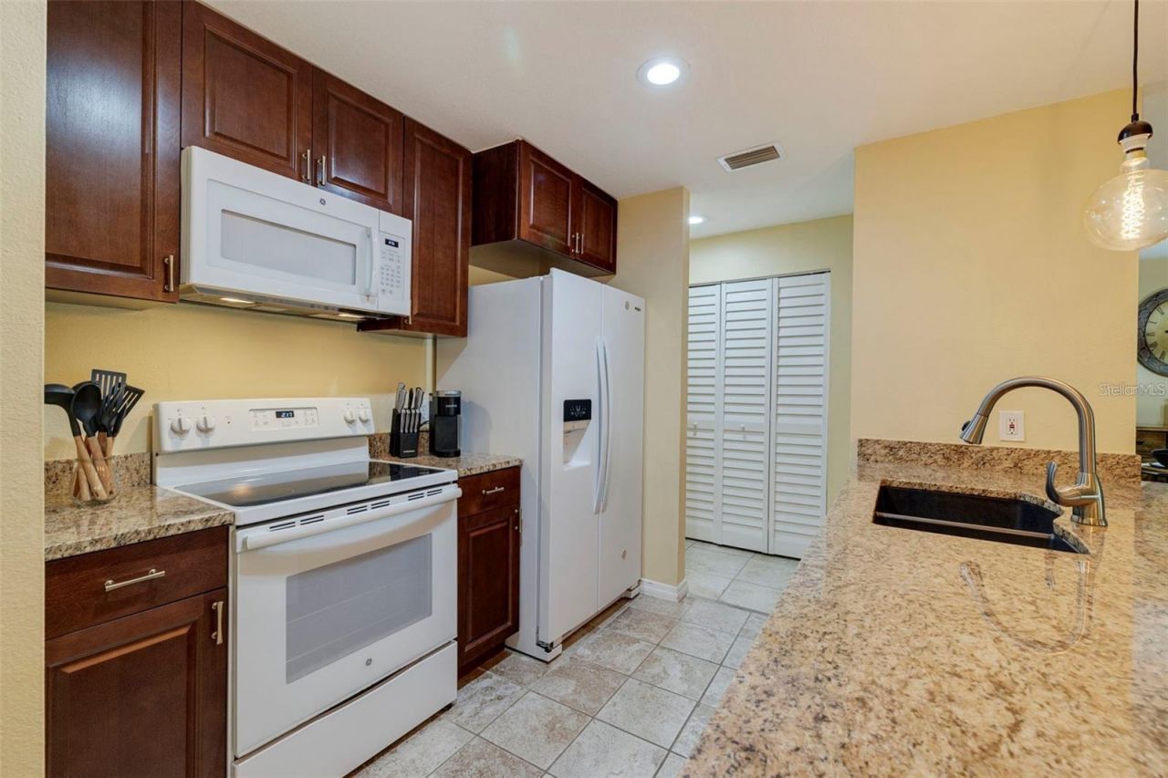 3001 58th Avenue S, Unit 1014, Saint Petersburg, FL 33712 Photo