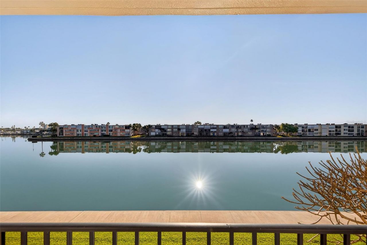 7625 Sun Island Drive S, Unit 207, South Pasadena, FL 33707 Photo
