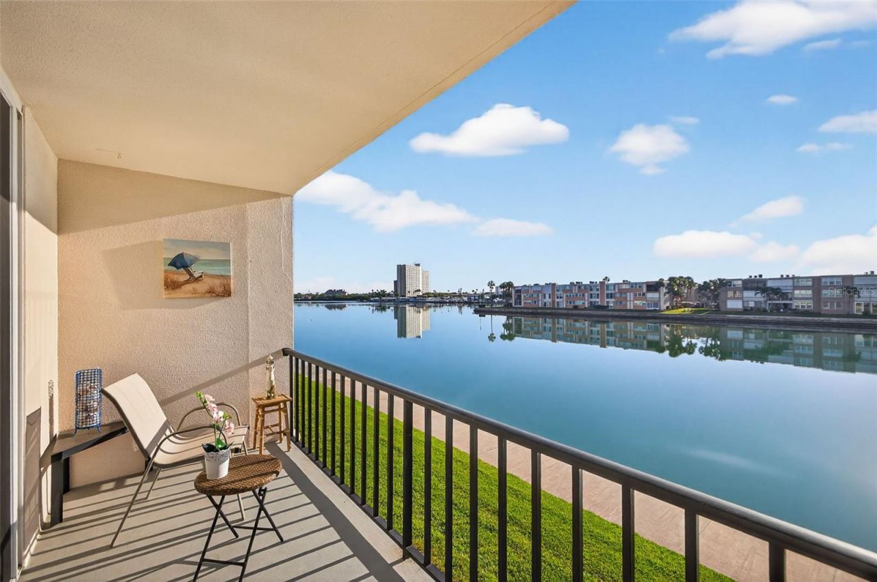7625 Sun Island Drive S, Unit 207, South Pasadena, FL 33707 Photo