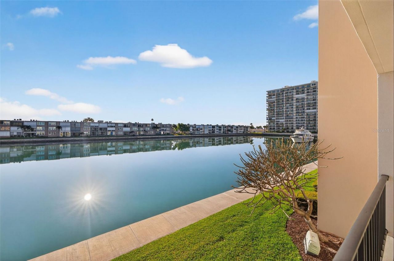 7625 Sun Island Drive S, Unit 207, South Pasadena, FL 33707 Photo
