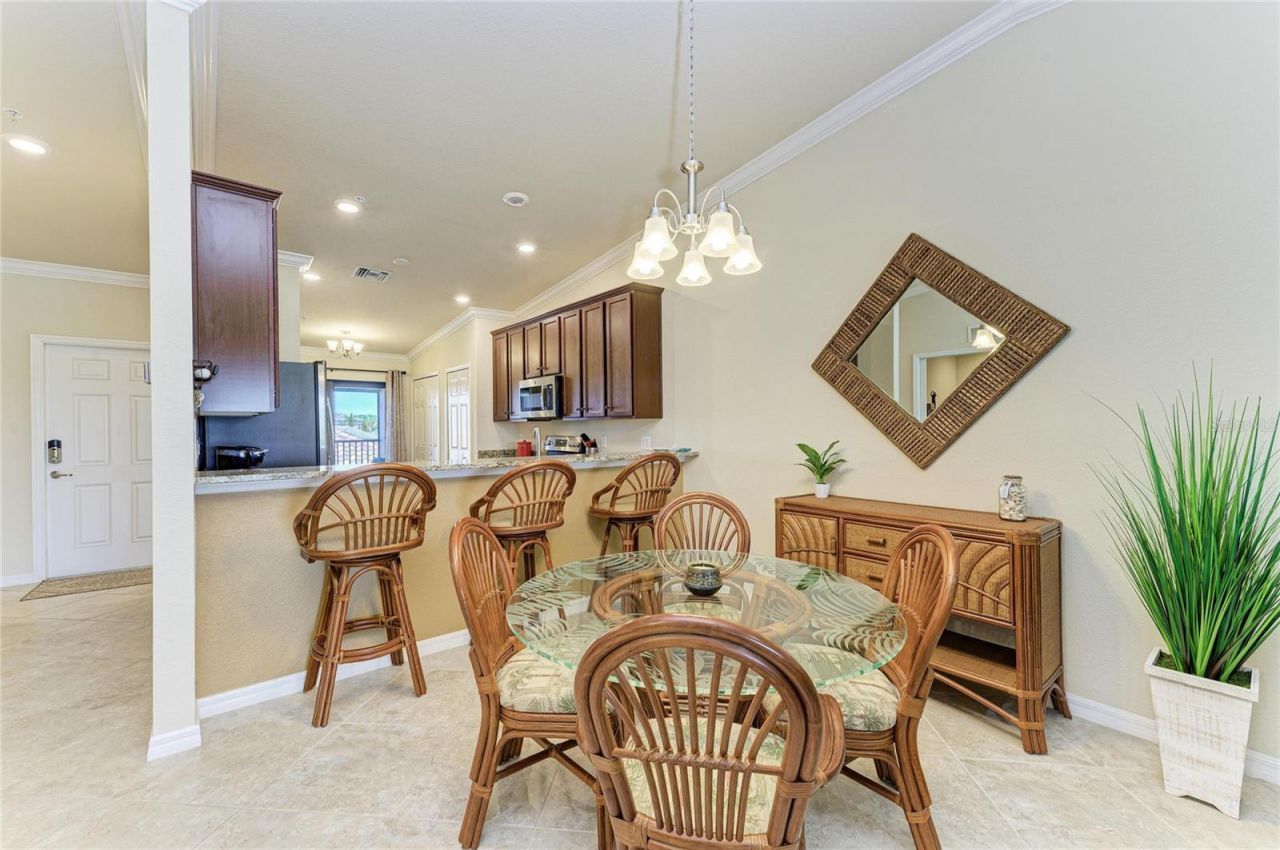 5558 Palmer Circle, Unit 205, Bradenton, FL 34211 Photo