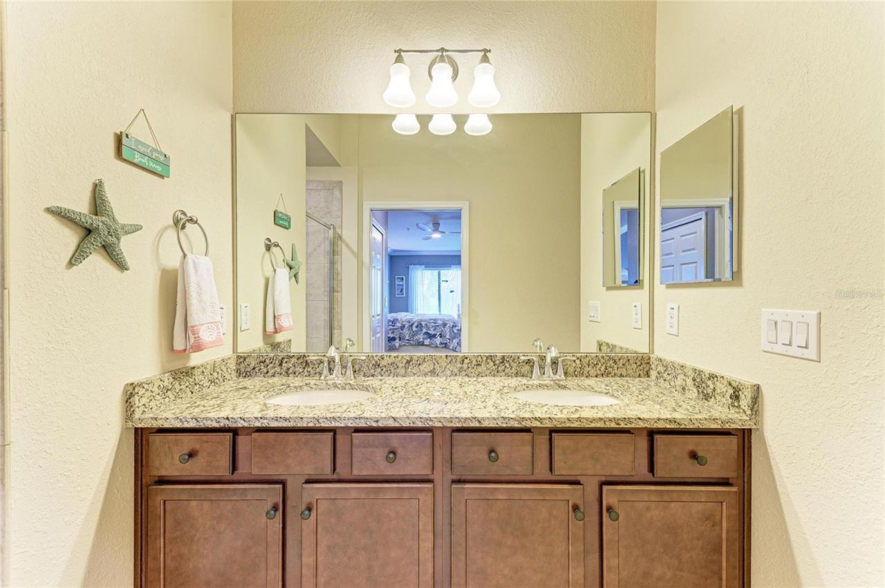 5558 Palmer Circle, Unit 205, Bradenton, FL 34211 Photo