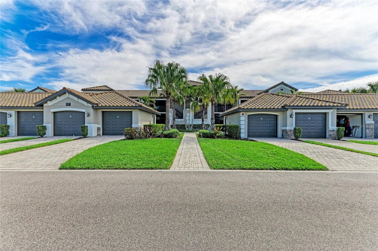 5558 Palmer Circle, Unit 205, Bradenton, FL 34211 Photo