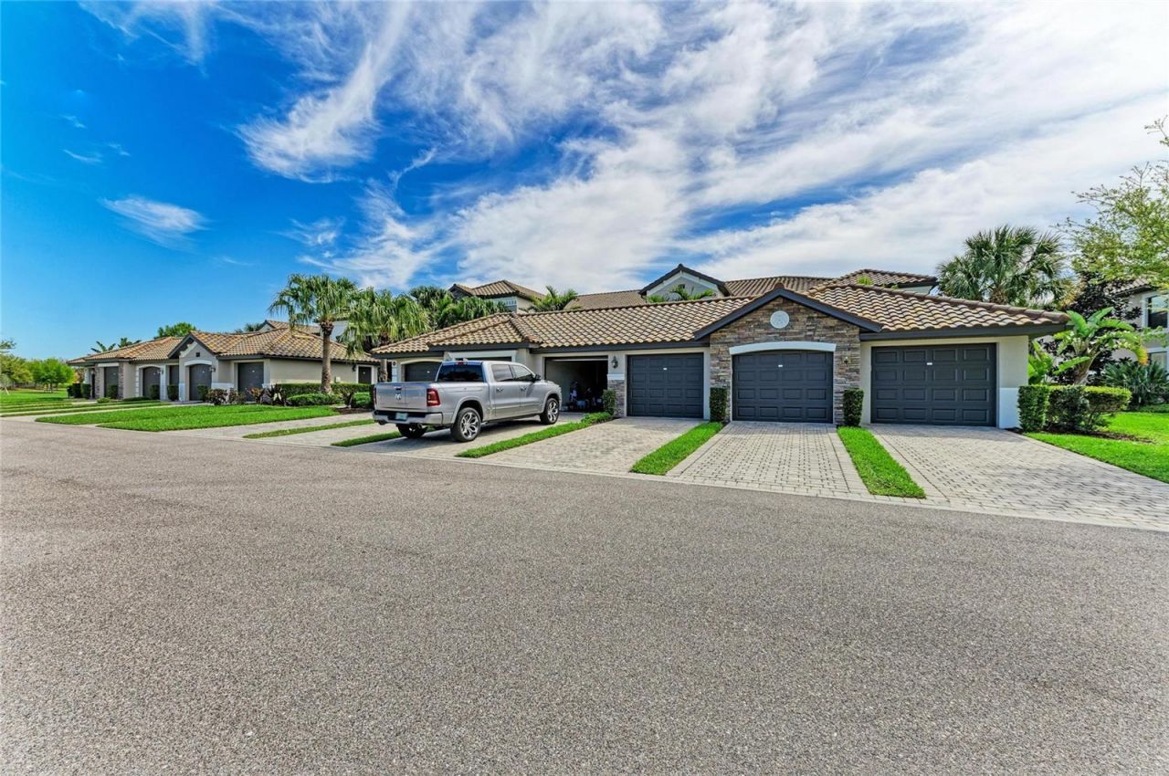 5558 Palmer Circle, Unit 205, Bradenton, FL 34211 Photo