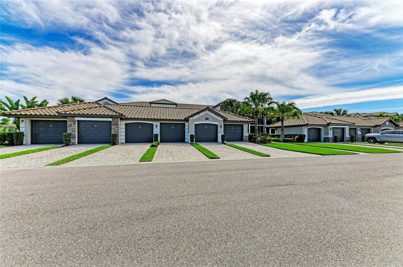 5558 Palmer Circle, Unit 205, Bradenton, FL 34211 Photo