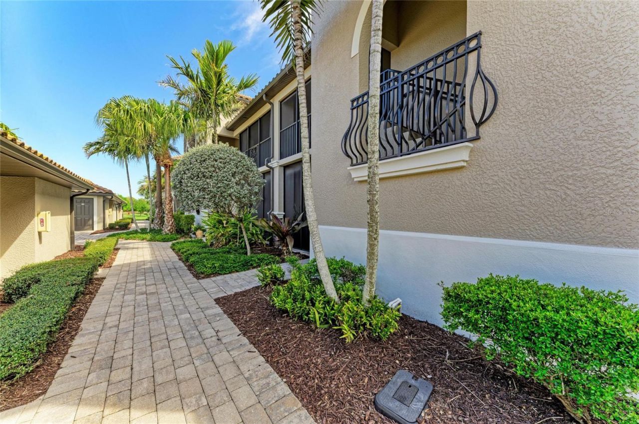 5558 Palmer Circle, Unit 205, Bradenton, FL 34211 Photo