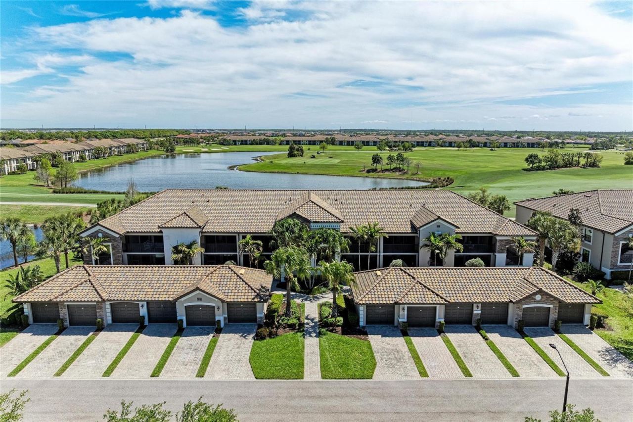 5558 Palmer Circle, Unit 205, Bradenton, FL 34211 Photo