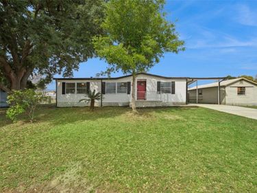 11411 BOBWHITE BOULEVARD , LEESBURG, FL 34788