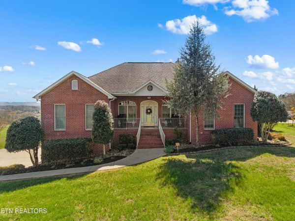 741 Cherokee Drive, Dandridge, TN 37725