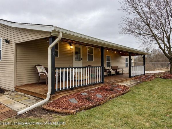 4215 N Smith Road, Dimondale, MI 48821