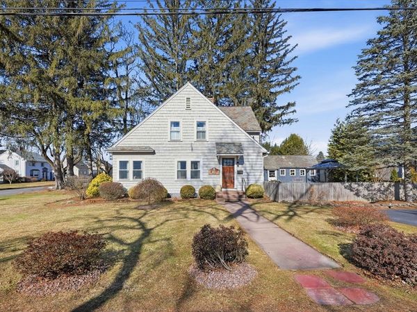 20 Dunnell Rd, Greenfield, MA 01301