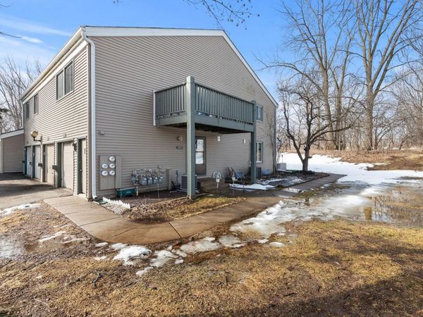 4874 Grenwich Trail N, Oakdale, MN 55128
