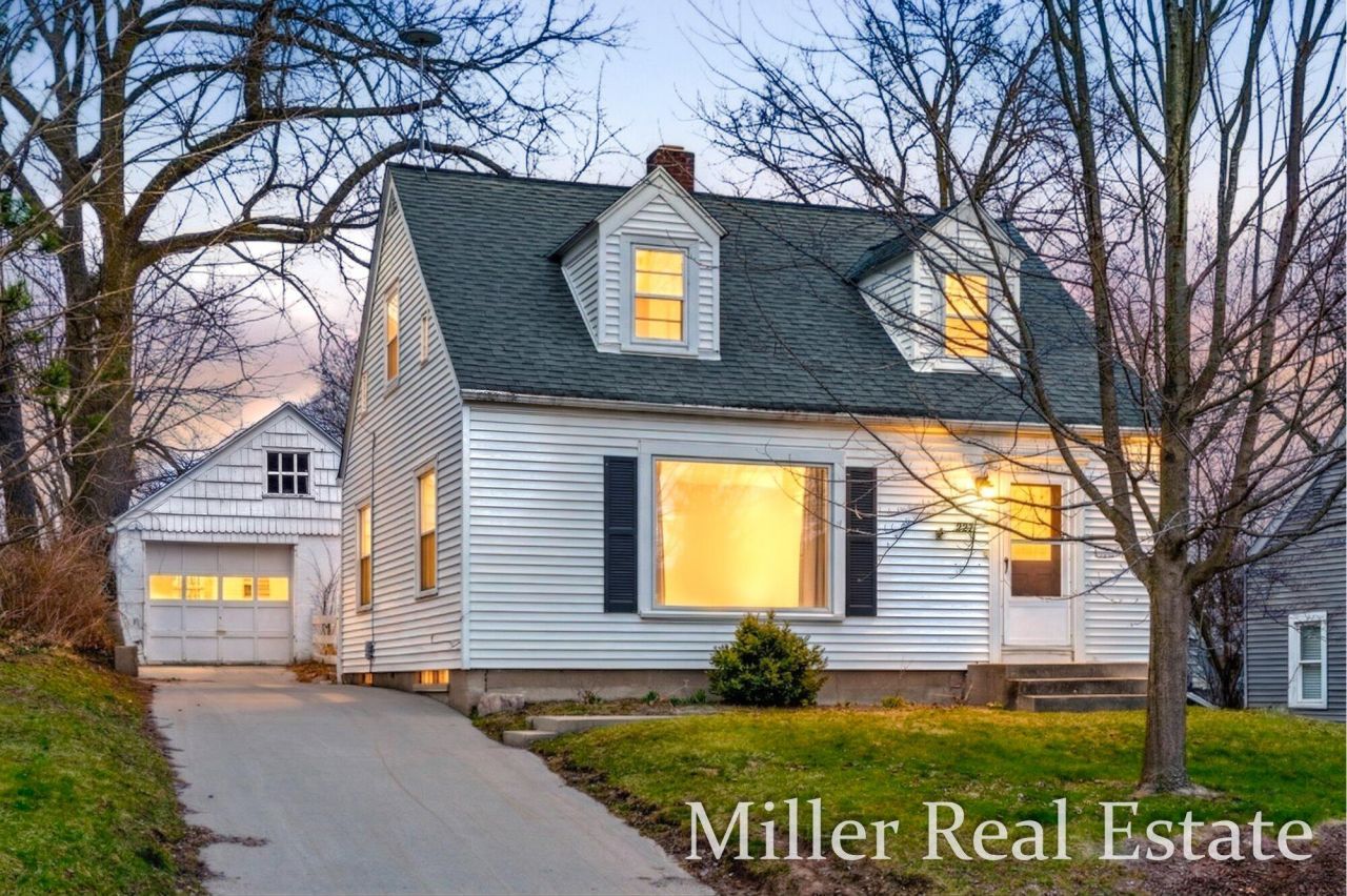 227 W Benson Street, Hastings, MI 49058 Main Photo