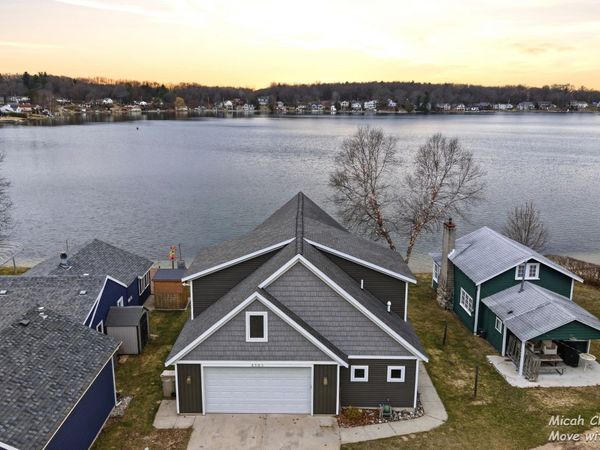 8563 Je Ne Be Drive NE, Rockford, MI 49341