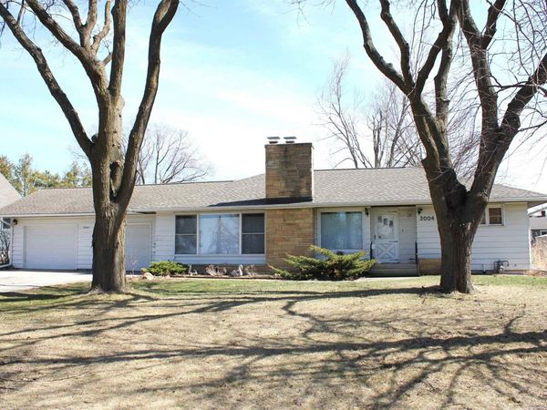 3004 McClain Drive, Cedar Falls, IA 50613