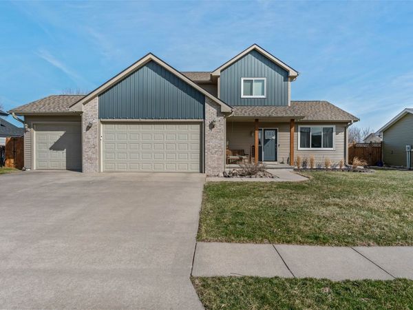 302 Upstill Street, Gilbert, IA 50105